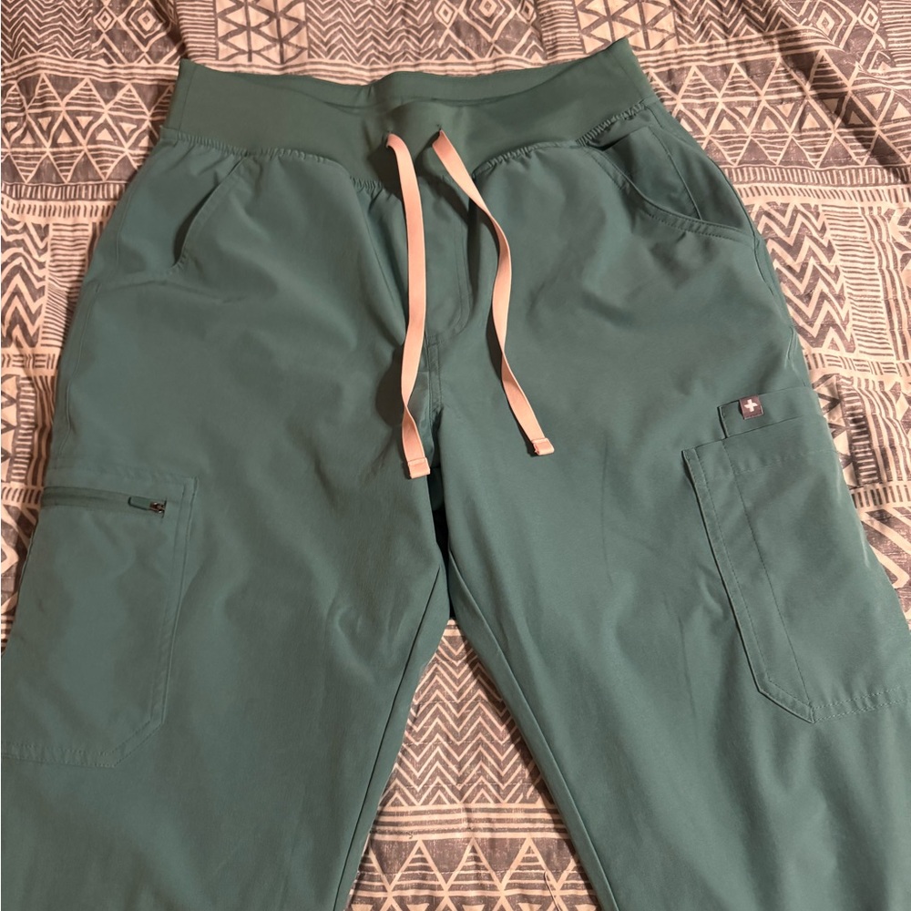 Women’s figs scrub set